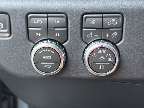 New 2026 GMC Sierra 1500 SLT AWD/4WD image 25