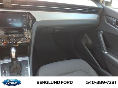Used 2020 Volkswagen Passat 2.0T S FWD image 29