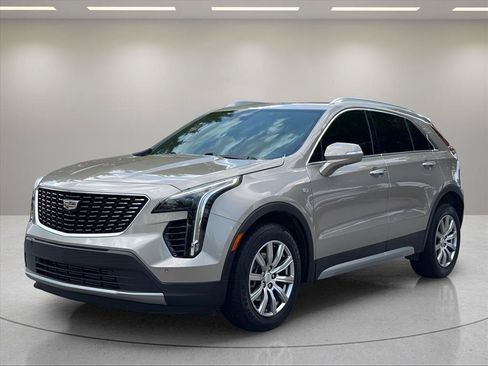 Used 2023 Cadillac XT4 Premium Luxury w/ Technology Package FWD image 1