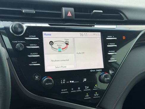 Used 2019 Toyota Camry XLE FWD image 20