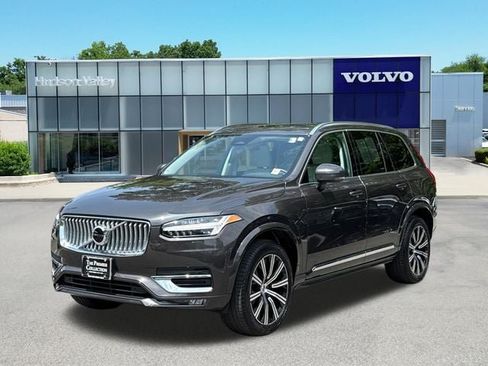 Certified 2025 Volvo XC90 B5 Core w/ Climate Package AWD/4WD image 1