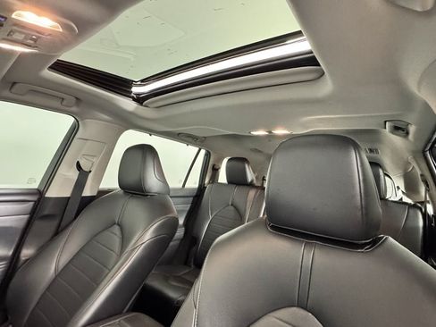 Used 2021 Toyota Highlander XLE FWD image 14
