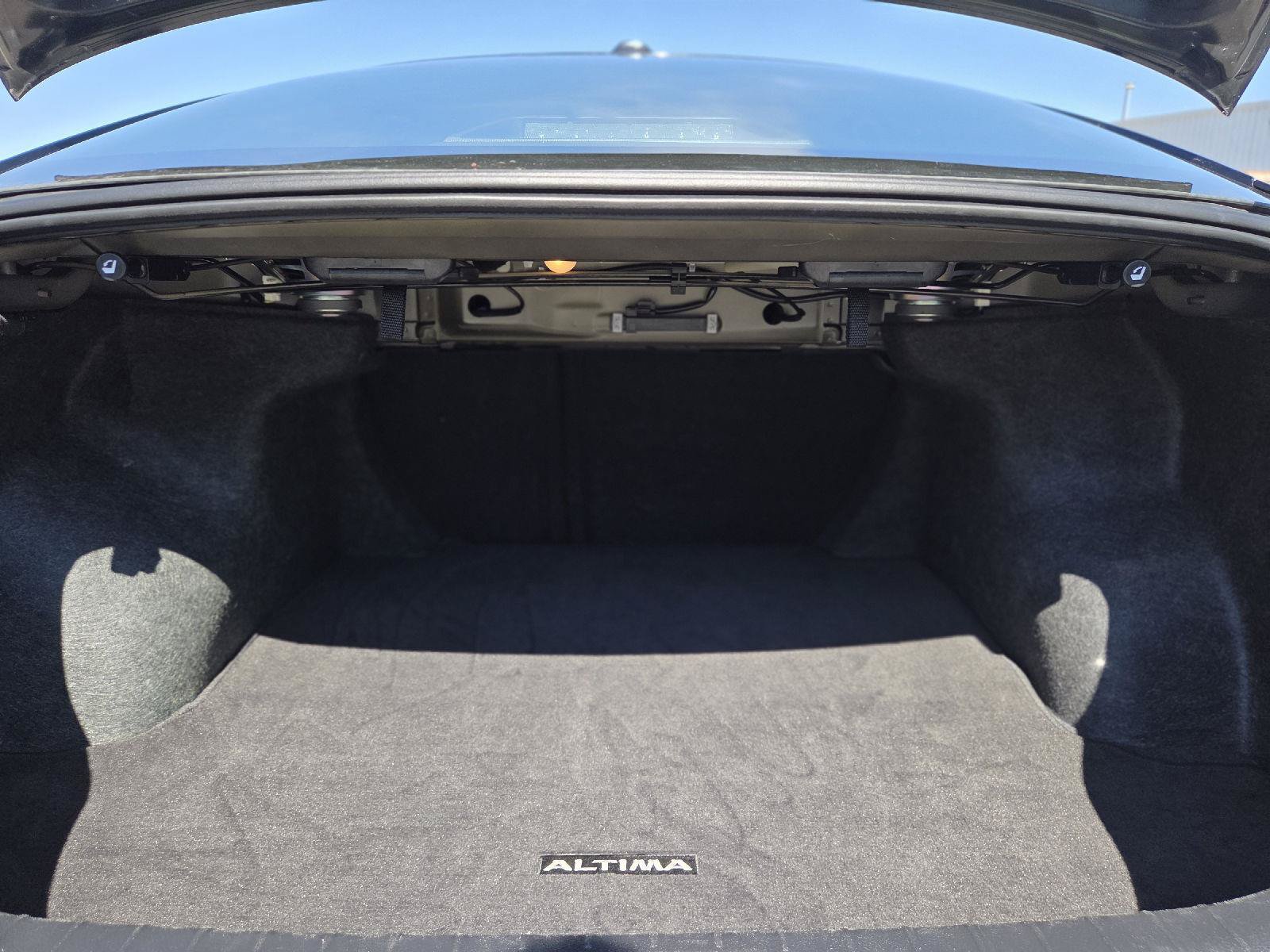 Used 2025 Nissan Altima 2.5 SR FWD image 31