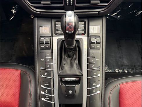 Used 2019 Porsche Macan AWD/4WD image 21