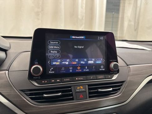 Used 2025 Nissan Altima 2.5 SV FWD image 25