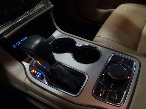 Used 2016 Jeep Grand Cherokee Limited image 26