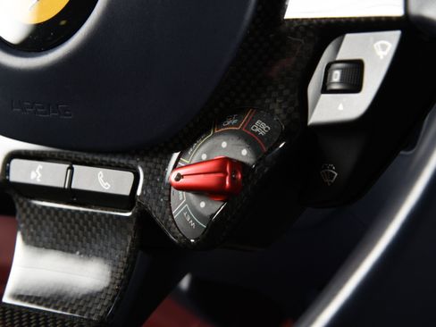Used 2020 Ferrari 812 Superfast RWD image 32