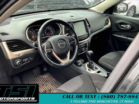 Used 2015 Jeep Cherokee Latitude w/ Comfort/Convenience Group image 5