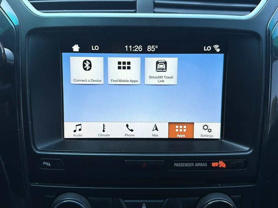Used 2017 Ford Explorer XLT w/ Equipment Group 202A FWD image 37