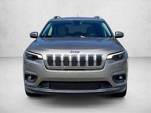 Used 2019 Jeep Cherokee Latitude w/ Popular Appearance Group FWD image 3