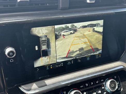 Used 2022 GMC Sierra 1500 AT4 w/ Technology Package AWD/4WD image 19