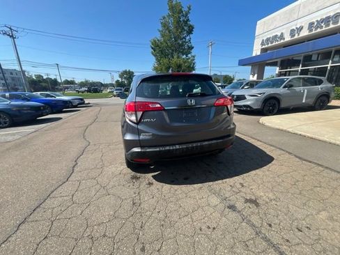 Used 2019 Honda HR-V LX image 11
