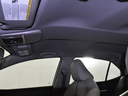 Used 2022 Toyota Camry XLE image 41