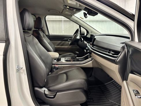 Used 2026 Kia Carnival FWD image 22