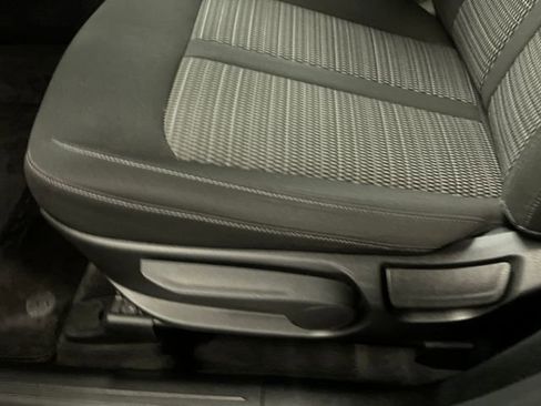 Certified 2023 Kia Sorento LX image 12