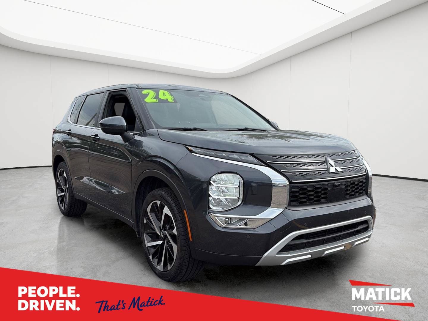 Used 2024 Mitsubishi Outlander SE AWD/4WD image 1