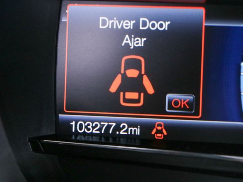 Used 2019 Ford Explorer XLT w/ Equipment Group 202A FWD image 16