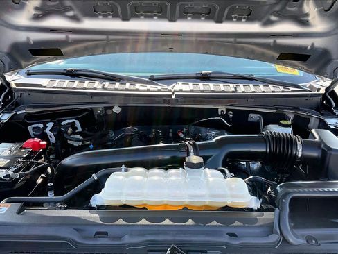 Used 2024 Ford Expedition XLT RWD image 28