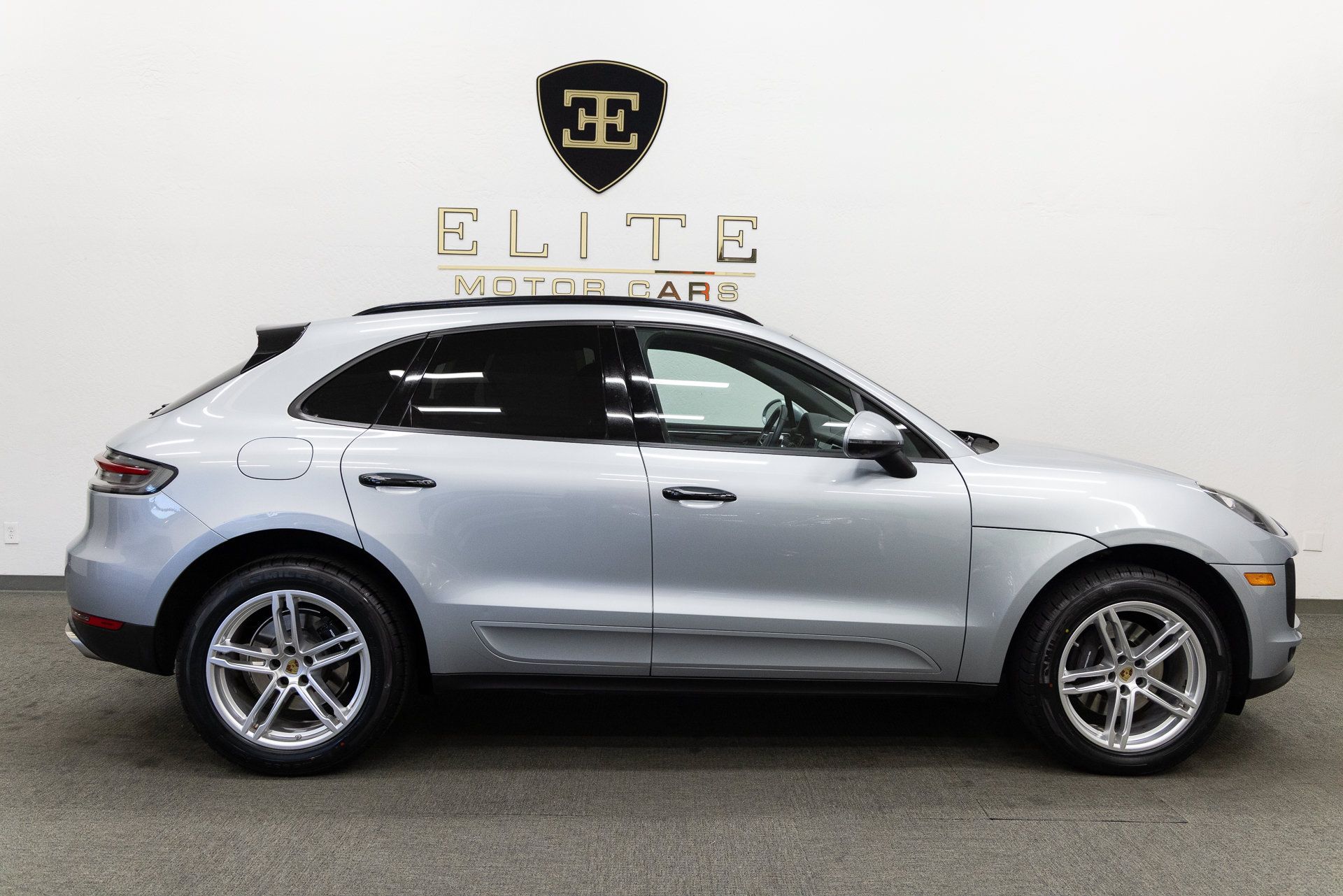 Used 2020 Porsche Macan AWD/4WD image 10