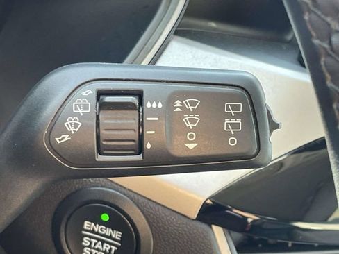 Certified 2022 Ford Escape SE w/ SE Sport Appearance Package FWD image 23