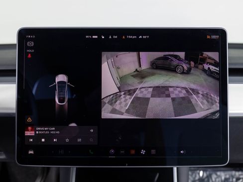 Used 2021 Tesla Model Y Long Range image 39