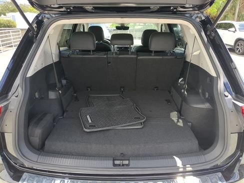 Certified 2023 Volkswagen Tiguan SE w/ Panoramic Sunroof Package FWD image 10