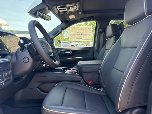 New 2026 Chevrolet Suburban Premier AWD/4WD image 9