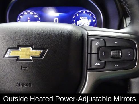 Used 2024 Chevrolet Suburban Premier image 28