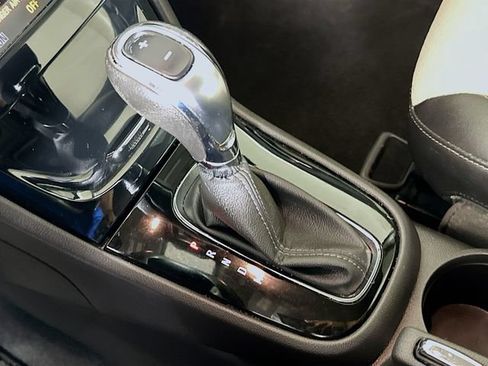 Used 2019 Buick Encore Preferred FWD image 19