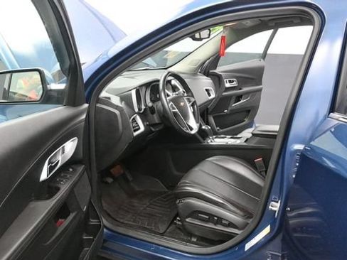 Used 2017 Chevrolet Equinox Premier w/ Enhanced Convenience Package AWD/4WD image 10