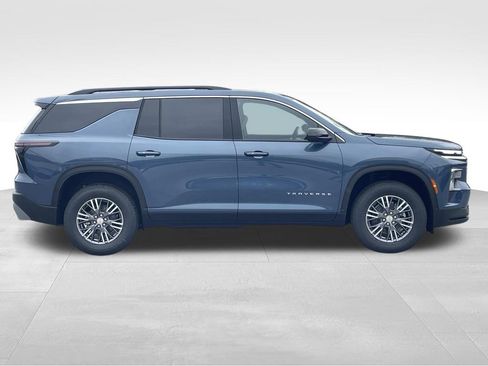 New 2026 Chevrolet Traverse LT image 2
