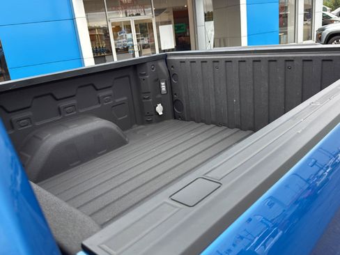 Used 2024 Chevrolet Silverado 1500 LT Trail Boss w/ Convenience Package II AWD/4WD image 27