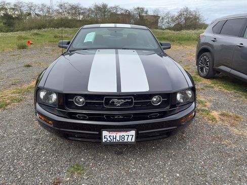 Used 2006 Ford Mustang Coupe image 2