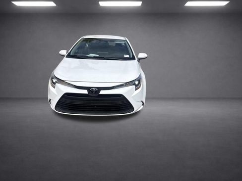 Used 2024 Toyota Corolla LE FWD image 6