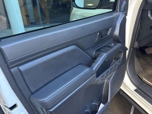 Used 2024 Toyota Tacoma SR image 17