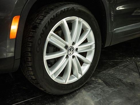 Used 2016 Volkswagen Tiguan SE FWD image 3