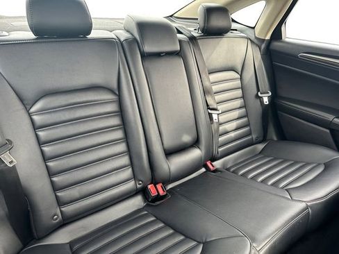Used 2020 Ford Fusion SEL image 18