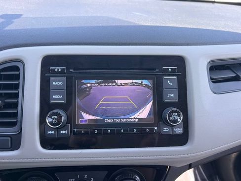 Used 2021 Honda HR-V LX image 23