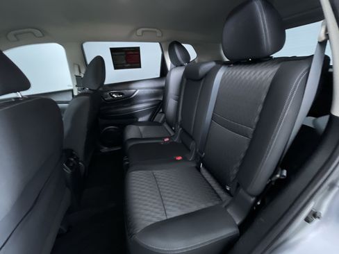 Certified 2018 Nissan Rogue S image 21