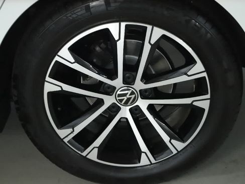 Certified 2024 Volkswagen Jetta Sport FWD image 38