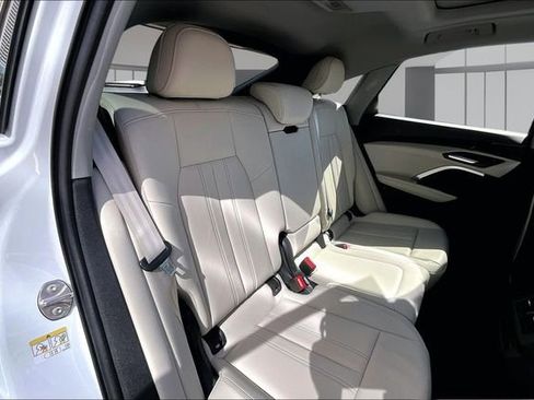 Used 2025 Audi Q5 Premium w/ Convenience Package image 25