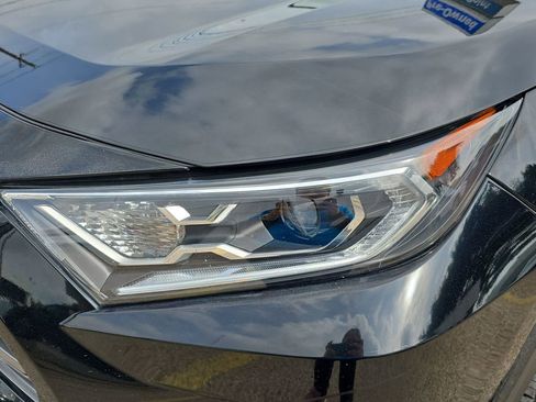 Used 2021 Toyota RAV4 Limited AWD/4WD image 31