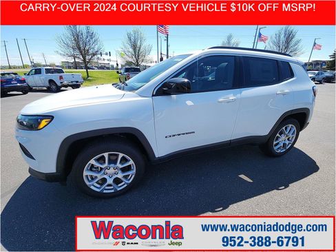 New 2024 Jeep Compass Latitude w/ Sun and Sound Group AWD/4WD image 1