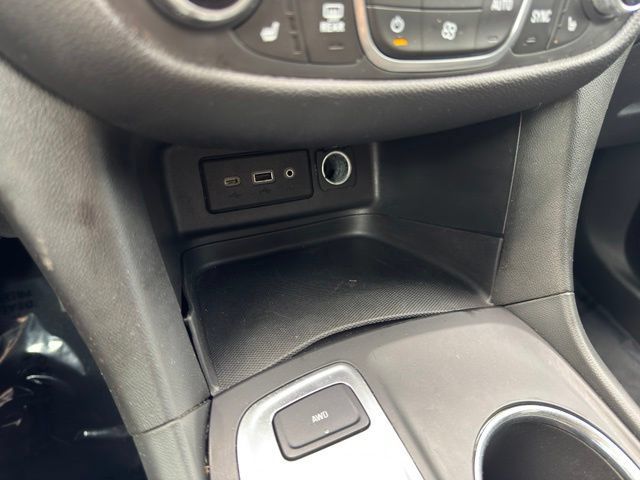 Used 2020 Chevrolet Equinox LT w/ Driver Convenience Package AWD/4WD image 19