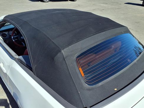 Used 2010 Ford Mustang GT Premium image 16