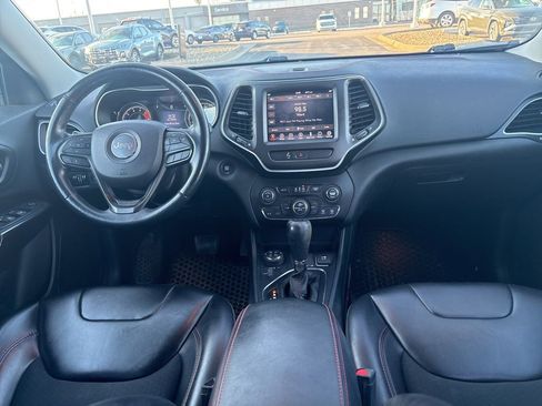 Used 2019 Jeep Cherokee Trailhawk w/ Comfort/Convenience Group image 12