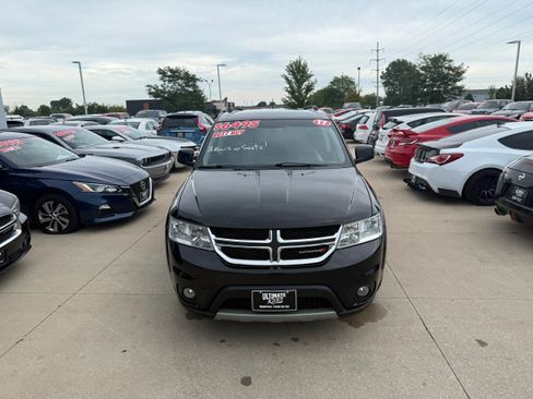 Used 2017 Dodge Journey SXT w/ Comfort/Convenience Group FWD image 3