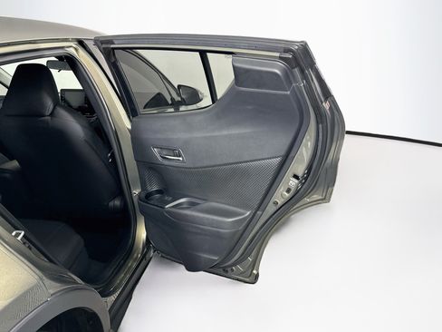 Used 2021 Toyota C-HR LE FWD image 28