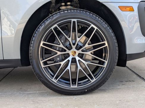 New 2026 Porsche Macan image 29