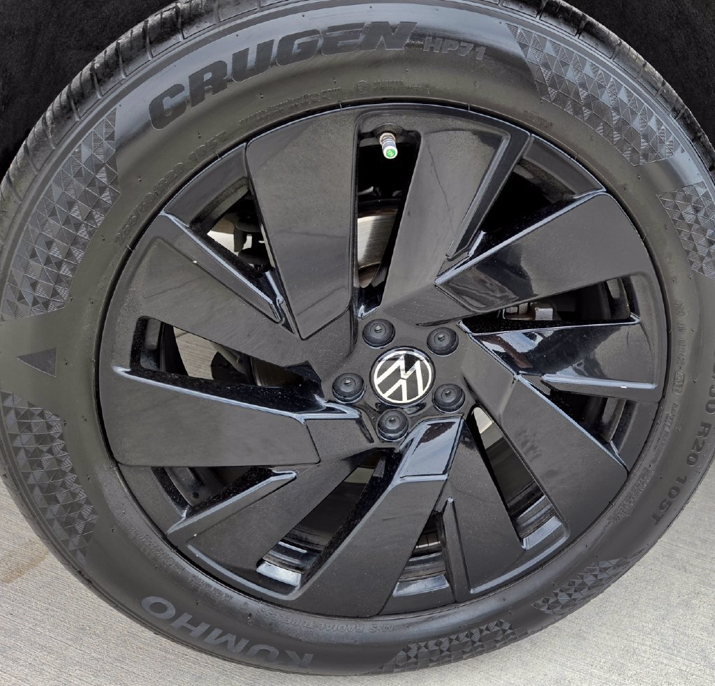 Used 2025 Volkswagen Atlas SE w/ Panoramic Sunroof Package FWD image 10